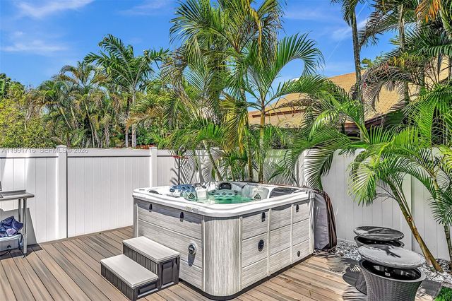 3085 N 36th Ave, Hollywood, FL 33021