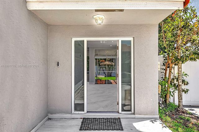 3085 N 36th Ave, Hollywood, FL 33021