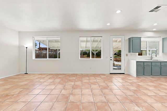 38519 37th E, Palmdale, CA 93550