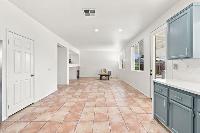 38519 37th E, Palmdale, CA 93550
