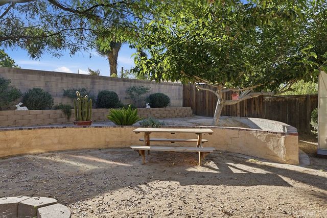 38519 37th E, Palmdale, CA 93550
