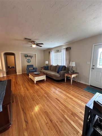 800 61ST STREET N, St Petersburg, FL 33710