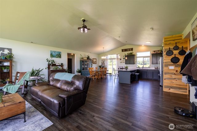 125 Apple Tree Lane, Onalaska, WA 98570