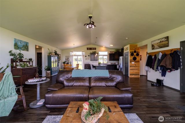 125 Apple Tree Lane, Onalaska, WA 98570