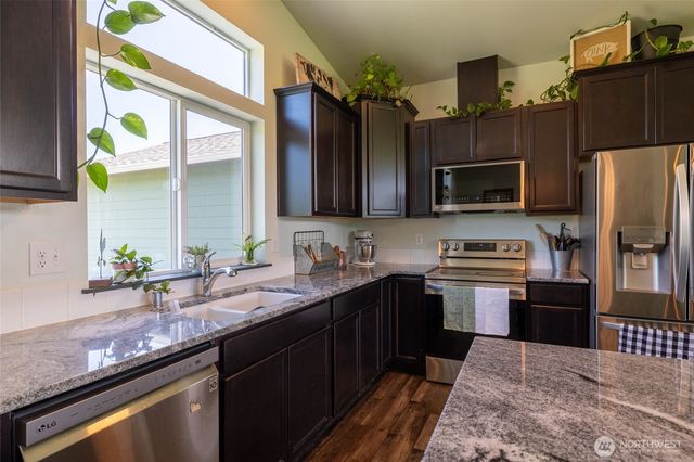 125 Apple Tree Lane, Onalaska, WA 98570