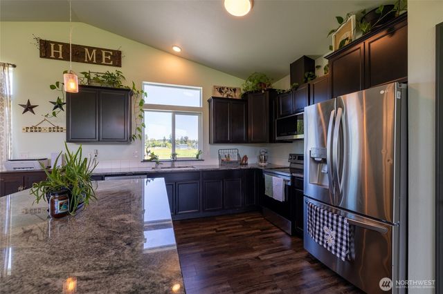 125 Apple Tree Lane, Onalaska, WA 98570