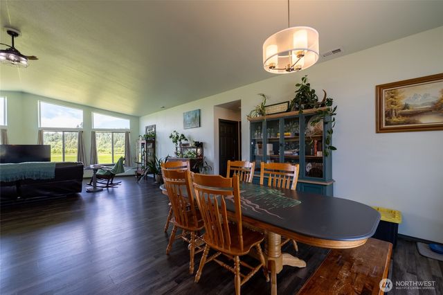 125 Apple Tree Lane, Onalaska, WA 98570
