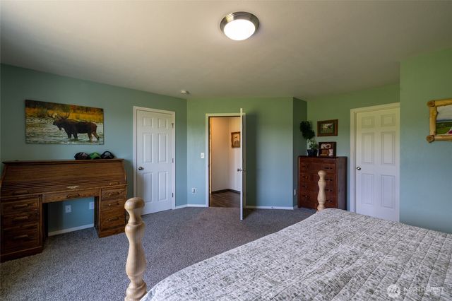 125 Apple Tree Lane, Onalaska, WA 98570