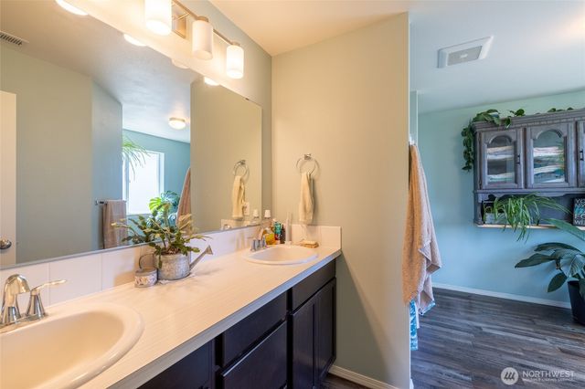125 Apple Tree Lane, Onalaska, WA 98570