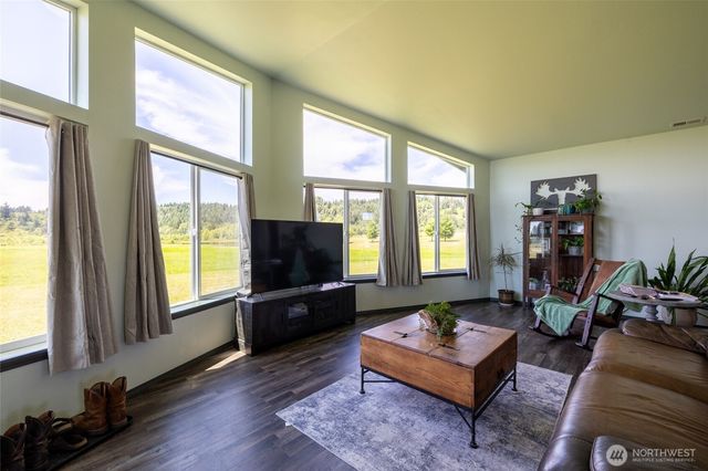 125 Apple Tree Lane, Onalaska, WA 98570