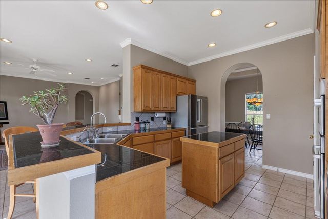 280 Hannah DR, Dripping Springs, TX 78620