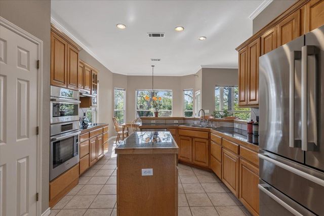 280 Hannah DR, Dripping Springs, TX 78620