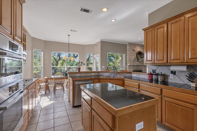 280 Hannah DR, Dripping Springs, TX 78620