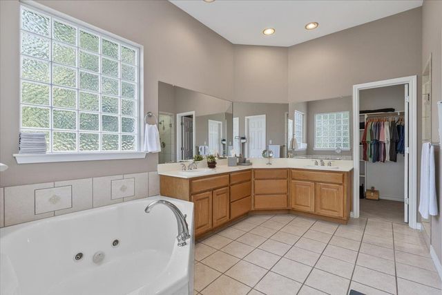 280 Hannah DR, Dripping Springs, TX 78620