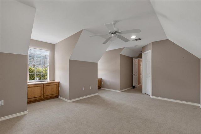 280 Hannah DR, Dripping Springs, TX 78620