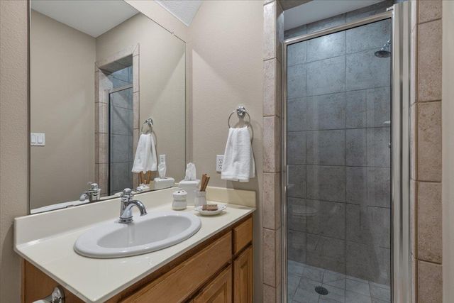 280 Hannah DR, Dripping Springs, TX 78620
