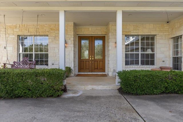 280 Hannah DR, Dripping Springs, TX 78620