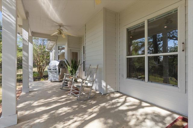 280 Hannah DR, Dripping Springs, TX 78620