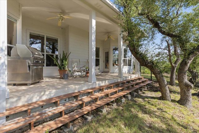 280 Hannah DR, Dripping Springs, TX 78620