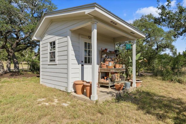 280 Hannah DR, Dripping Springs, TX 78620
