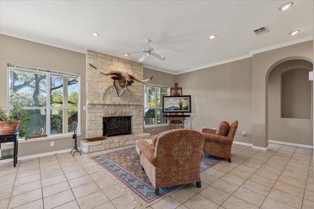 280 Hannah DR, Dripping Springs, TX 78620