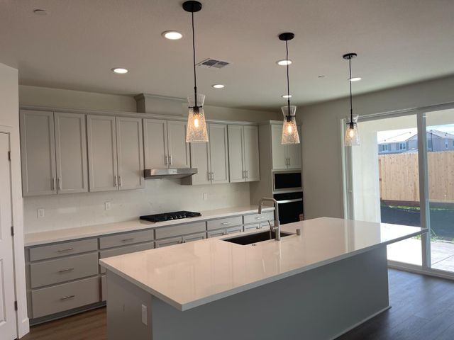 633 Silver Canoe Ct, Roseville, CA 95747