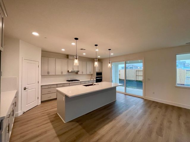 633 Silver Canoe Ct, Roseville, CA 95747