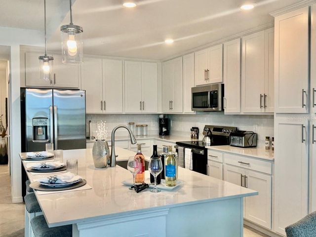 19116 SCALLOP LOOP 207, Lakewood Ranch, FL 34211