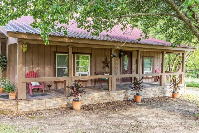 2868 State Highway 37 N, Clarksville, TX 75426