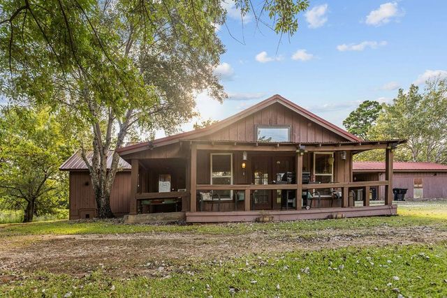 2868 State Highway 37 N, Clarksville, TX 75426