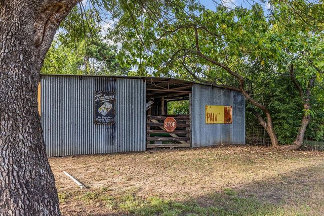 2868 State Highway 37 N, Clarksville, TX 75426