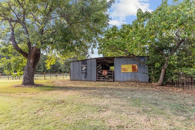 2868 State Highway 37 N, Clarksville, TX 75426