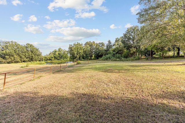 2868 State Highway 37 N, Clarksville, TX 75426