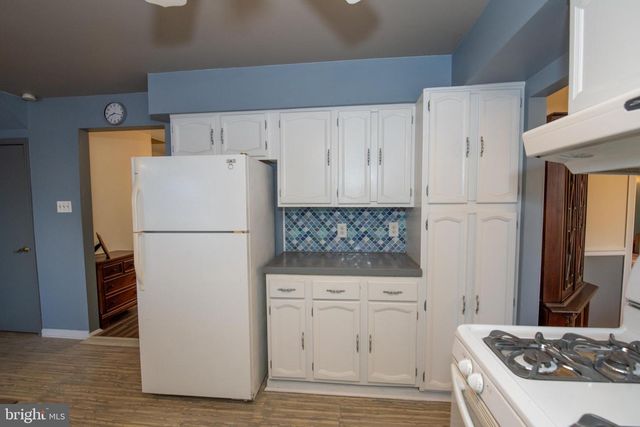 240 CLEARFIELD CIR, Warminster, PA 18974