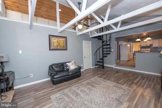 240 CLEARFIELD CIR, Warminster, PA 18974