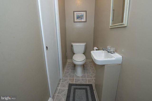 240 CLEARFIELD CIR, Warminster, PA 18974