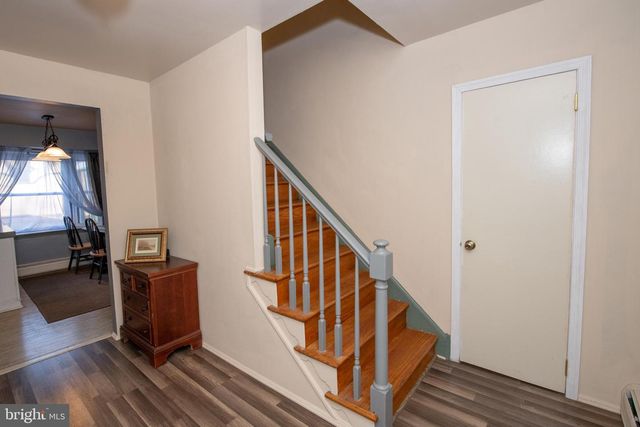 240 CLEARFIELD CIR, Warminster, PA 18974