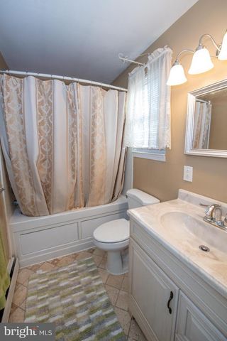 240 CLEARFIELD CIR, Warminster, PA 18974