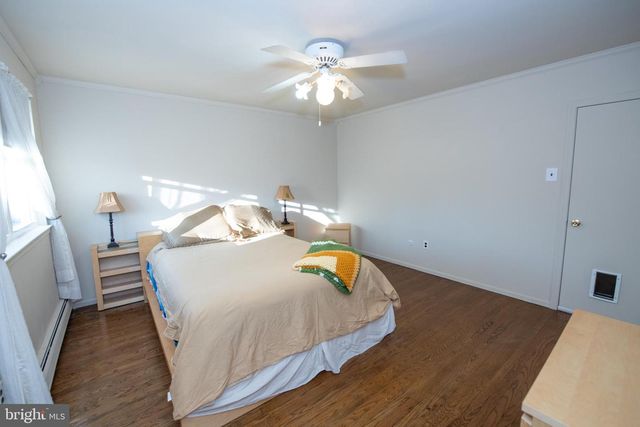 240 CLEARFIELD CIR, Warminster, PA 18974