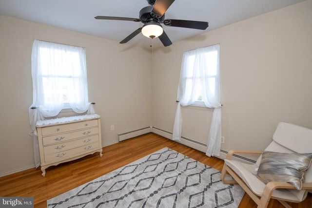 240 CLEARFIELD CIR, Warminster, PA 18974