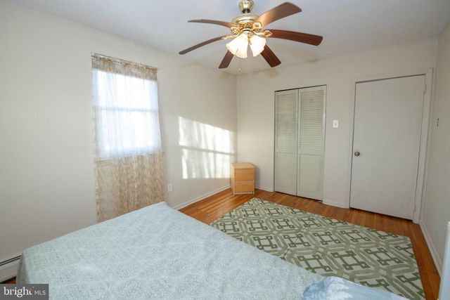 240 CLEARFIELD CIR, Warminster, PA 18974