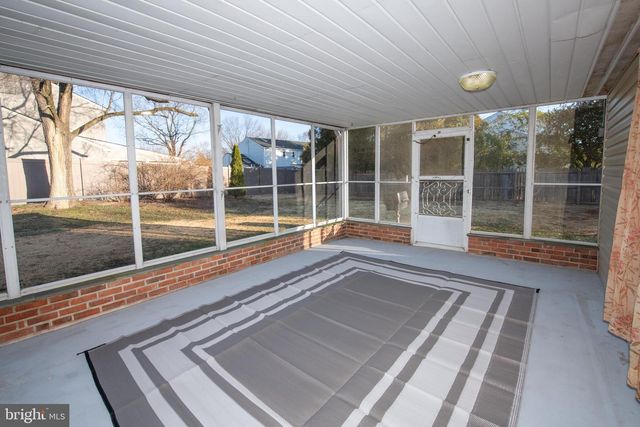 240 CLEARFIELD CIR, Warminster, PA 18974