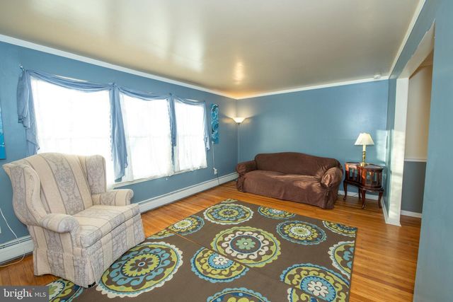 240 CLEARFIELD CIR, Warminster, PA 18974