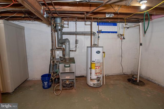 240 CLEARFIELD CIR, Warminster, PA 18974