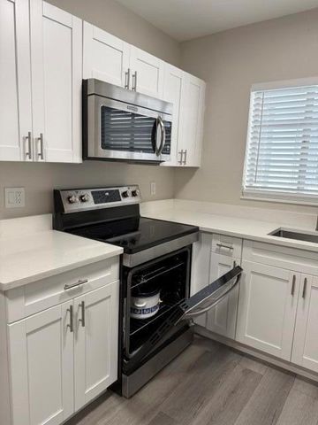 112 Lake Avenue 5, Lake Worth Beach, FL 33460