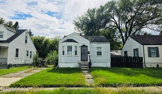 18914 Elkhart Street, Harper Woods, MI 48225