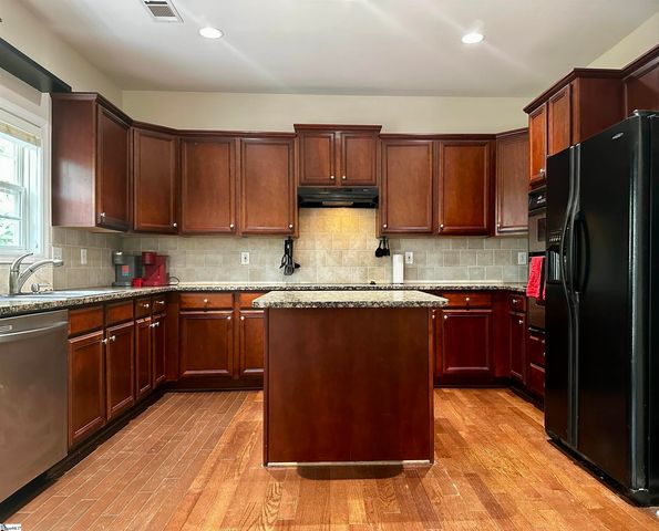 6 Boxleaf Court, Greer, SC 29650