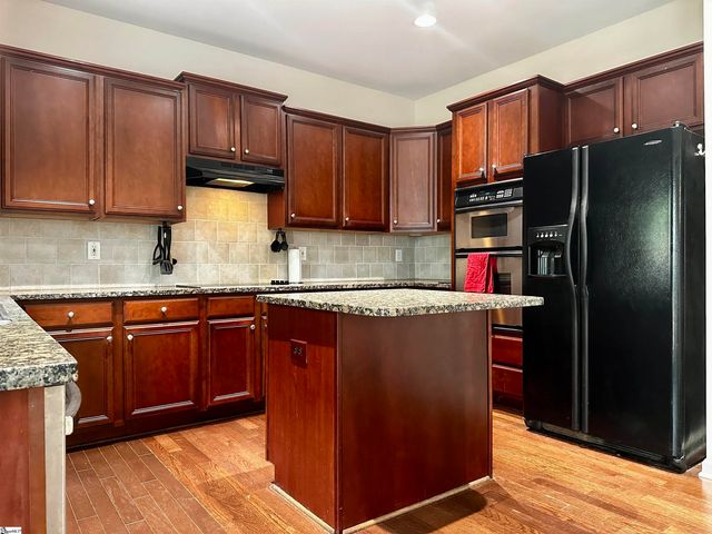 6 Boxleaf Court, Greer, SC 29650