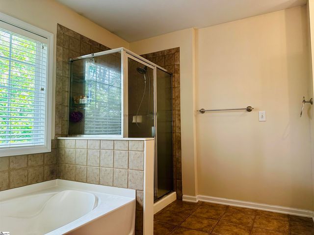 6 Boxleaf Court, Greer, SC 29650