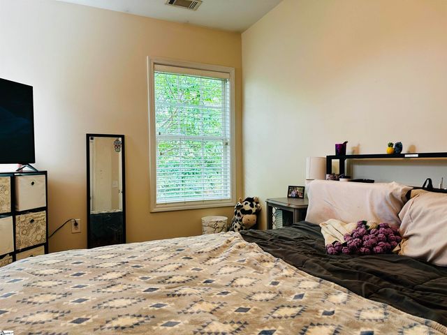 6 Boxleaf Court, Greer, SC 29650